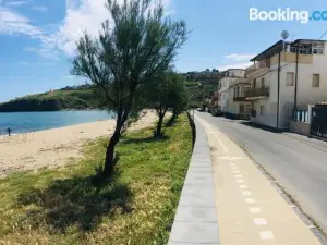 Noemi Holiday House