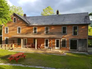 137 Pawlet - 8 Br Home
