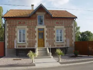 Lush Holiday Home in Gondrecourt-Le-château with Pool