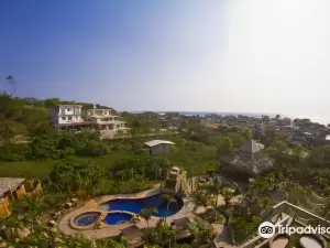 ME Hotel & Villas - Montañita Estates