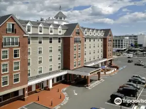 Salem Waterfront Hotel & Suites