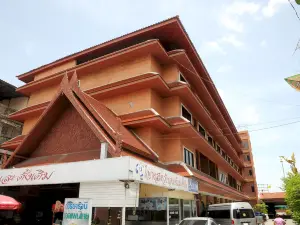 Ayutthaya Thenee Hotel