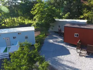 DogrunCafe & Resorts Jennie West-Karuizawa