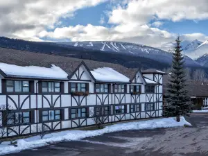 Prestige Hudson Bay Lodge, Premier Collection