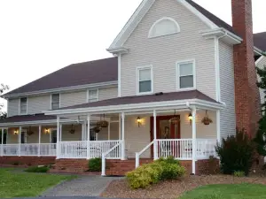 Four Seasons Country Inn