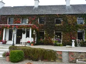 Woodlands Country House