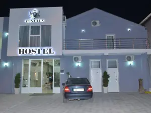 Atina Lux Hostel