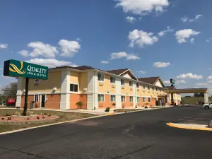 Quality Inn & Suites Springfield Southwest Near I-72
