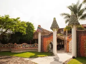 Paradise Hotel Boutique & Lounge