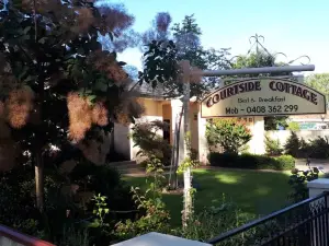 Courtsidecottage Bed and Breakfast