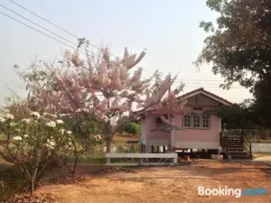 Baansuan Tayay Resort