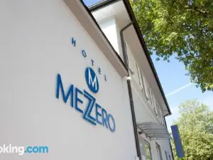 Hotel Mezzero