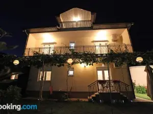 Apartments Lovori-Lorbe