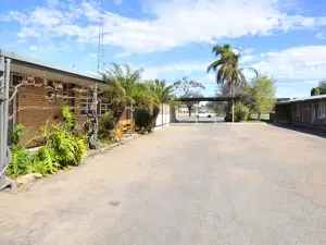 Travelway Motel