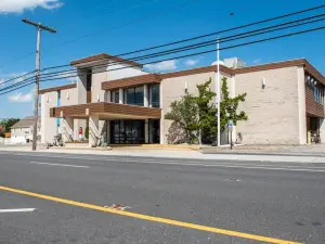 Windjammer Motor Inn