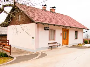 Eko Homestead Luka - Escape Room, Archery, BBQ, Rafting and More -