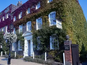 The Old House Hotel