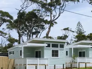 Surfside Cudmirrah Beach