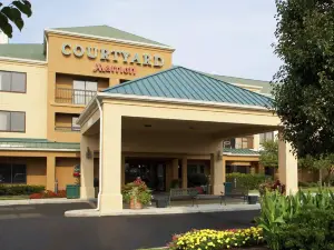 Courtyard Newark Granville