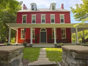 The Hollinger House