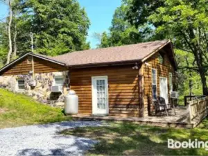 High Ridge Cabin in the Blue Ridge Mountains