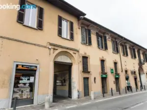 B&B Corte Sul Naviglio Cin I T 0 1 5 0 7 0 C 1 3 X U I L Q C V