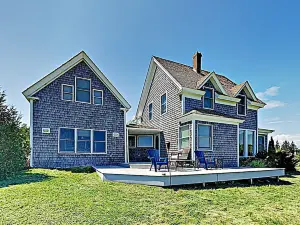 4Br Waterfront Cottage Near Acadia 4 Bedrooms 2 Bathrooms Cottage