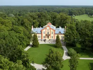Padaste Manor