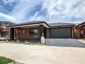 Comfy and Warm Home in Point Cook