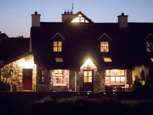 Aille River Tourist Hostel and Camping Doolin