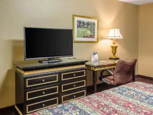 馬格努森印第安諾拉達美套房酒店