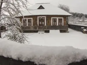 Casa Povestilor Din Bucovina