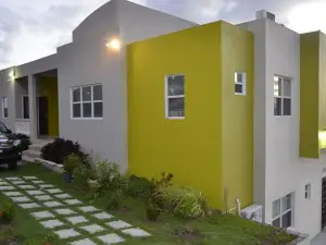 La Vue de Basseterre Apartments - Luxury in Bird Rock