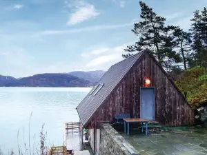 Studio Førde with Mountain View 03