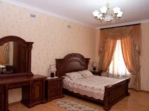 Bahoriston Hotel