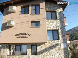 Andreevite Houses