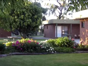 River Village Motel & Holiday Units