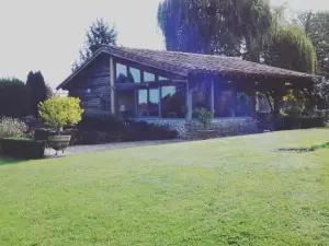 Les Hotes des Guillemets