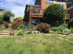 The Garden Apartment, Near Airport & City
