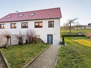 Alluring Holiday Home in Kunreuth With Garden
