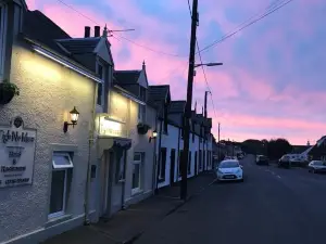 Tigh Na Mara Hotel