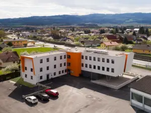 Ais Center