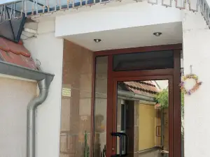 Studio Apartments Maksimović