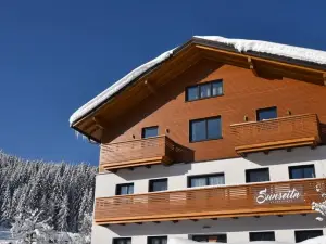 Sunseitn Apartments