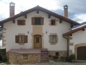 Casa Rural Parriola