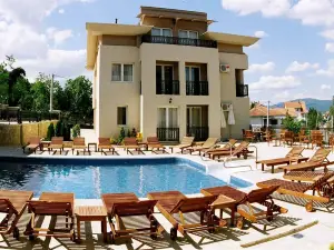 Sunny Hill Apartments & Aqua Park