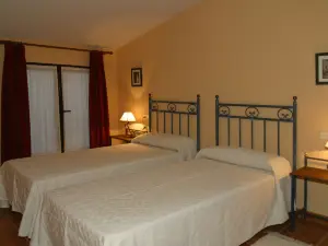 Hotel y Apartamentos la Casa Rural