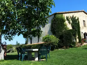 Masia Can Oller by Checkin