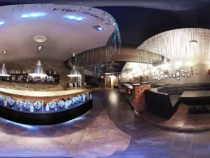 TNT Hotel