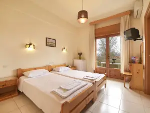 Yannis Hotel
